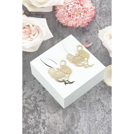 REFLECTIVE CHICKEN FILIGRE DROP HOOK EARRING: GOLD