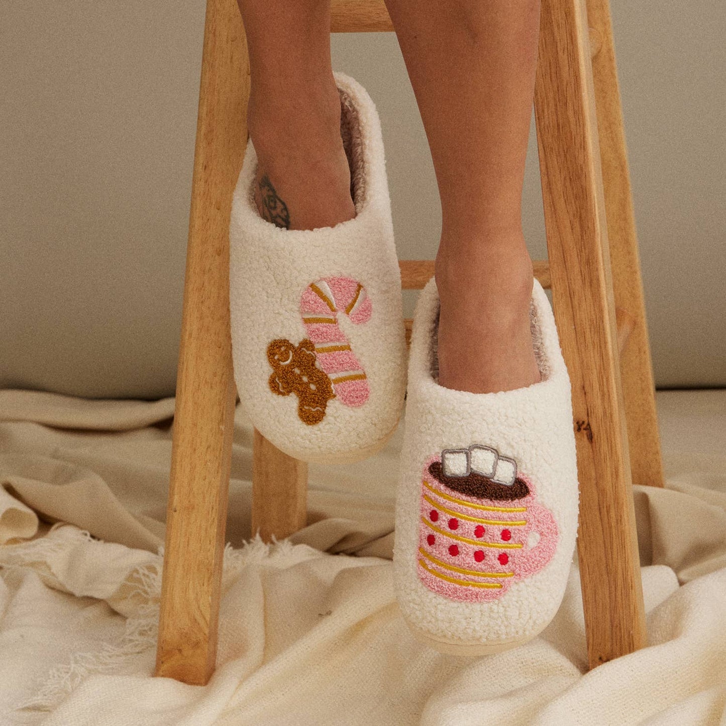 Gingerbread Man & Hot Chocolate slippers for Christmas Gift: Pink