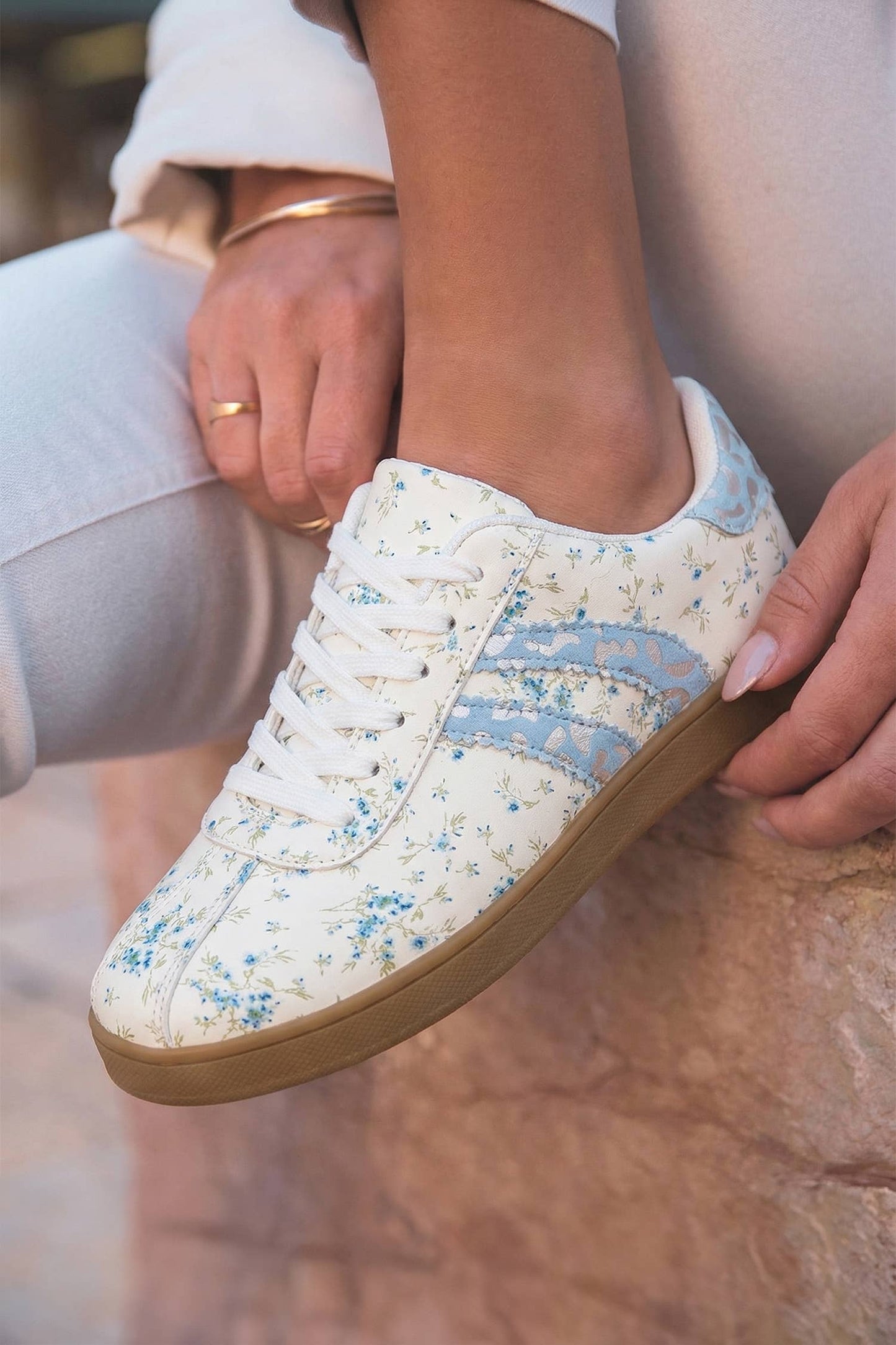 Fresh Floral Print Color Block Detail Lace Up Shoes: Dark Green / 8.5(40)