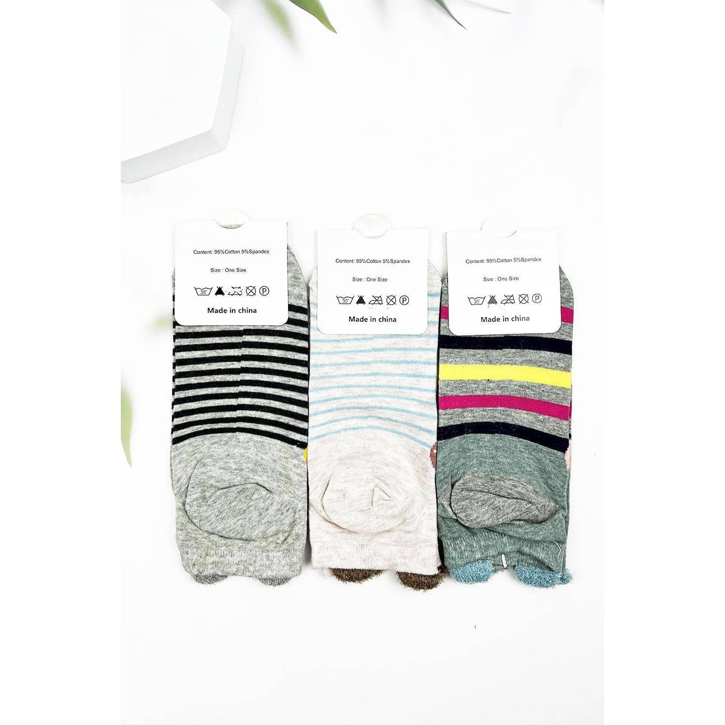 ANIMAL WITH STRIPES PRINT KIDS ANKLE SOCKS: ASSORTED